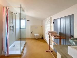 Amazing apartment in Belvedere Ostrense with garden