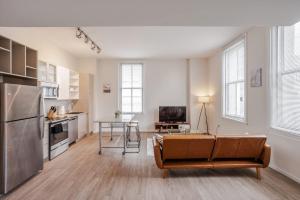 CozySuites Sky Central #18