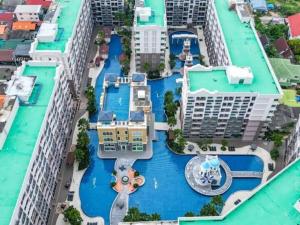 Modern 1-Bedroom Condo with Pool View Arcadia Beach Continental Pattaya