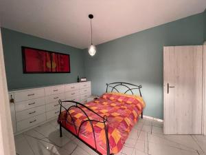 Cosy lake view flat
