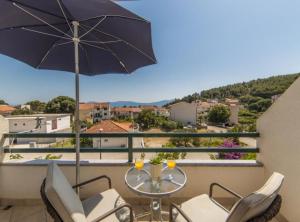 Apartments Nmn Drvenik