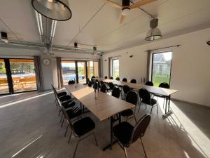 Trzy domki, nowe, sala bankietowa 82m2,