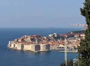 Charming Apartment with Terrace and Old Town View