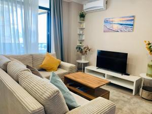 Sunset at Greenside - Sea & Mountain View