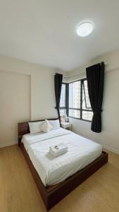 HHomes - 2 Bedroom Sunset view Big Balcony & Pool Gym at Masteri Thao Dien