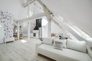 Scandinavian Loft Apartment by BookingHost