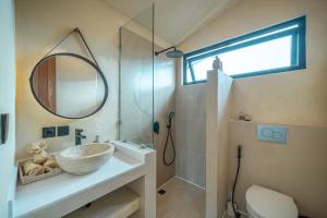 Villa Seabel - AYO 5, Chic 2BR Tropical Getaway in Seseh, Close to Beach