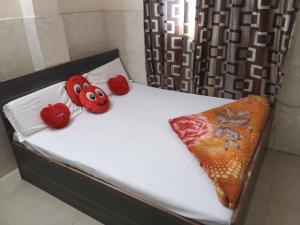 HOTEL G-S INN PREMIUM - Near Railway Station and Bus stand - A Top Rated Hotel