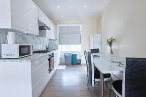 2-Bed Gucci Flat - Sleeps 6 & Close to Harrods