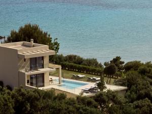 Uparati villa - Hilltop Sea View Retreat by the beach