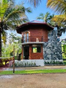 Romantic Jungle Hideaway