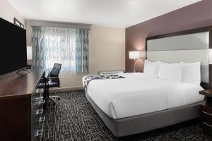 King Room - Mobility Access room in La Quinta Inn & Suites by Wyndham Fort Collins Colorado