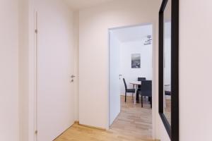 Central Modern Studio Apartment