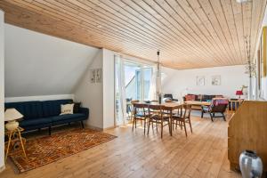 Stunning Home In Ebeltoft With 9 Bedrooms And Internet