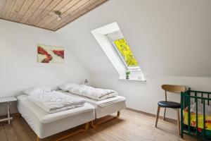 Awesome Home In Ebeltoft With 2 Bedrooms And Internet