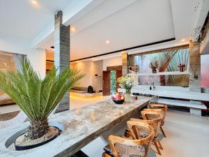 Modern 2 BR villa seminyak center.