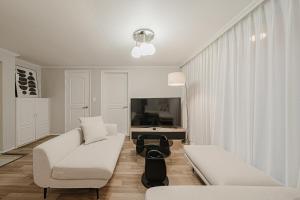 302 Apgujeong 1st, 2Room Queen-bed, 2 Single-beds