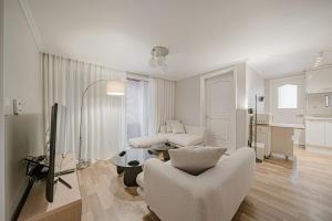 302 Apgujeong 1st, 2Room Queen-bed, 2 Single-beds