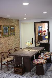 The Rustic Home - Room 2