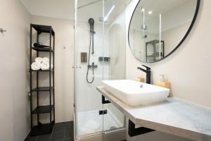 Brand new! Selfcheck-in, King size bed, free Wi-Fi