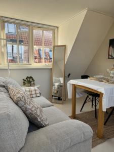 tiny beach house noordwijk