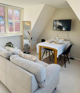 tiny beach house noordwijk