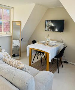 tiny beach house noordwijk