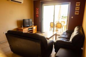 Nissi Elena -Sunshine Apt