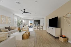 Luxe Queen Creek Home with Pool, Yard, Work Station - 4hvězdičkové hotely ve městě Queen Creek