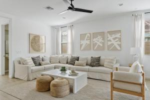 Luxe Queen Creek Home with Pool, Yard, Work Station