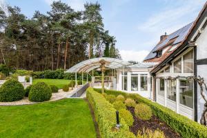 Luxe Vacation Villa with swimming pool, 5 bedrooms