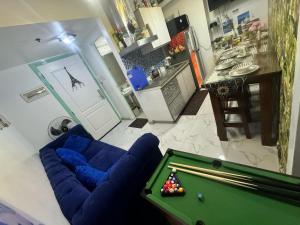 Apple Paris Azure Staycation