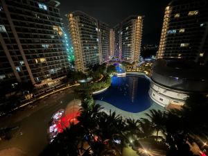 Apple Paris Azure Staycation