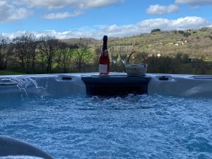 Villas Renovated house with hot tub, gite de la vicairie Nouvelle-Aquitaine : photos des chambres