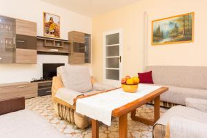 Apartman s velikim dvoristem