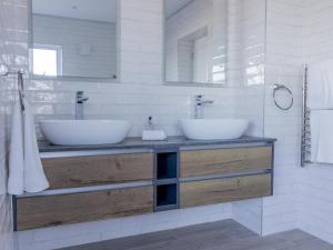 The Waves On Keurboomstrand