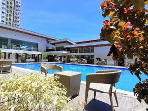 Spacious Combine Family Unit Condo at Mesaverte Residences downtown near SM Gaisano Robinson and Centrio