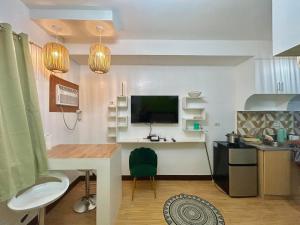 Studio unit Mesaverte Residence Near SM downtown Gaisano Mall Centrio Mall