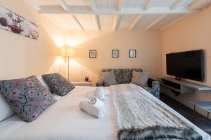 LE RIMBAUD splendide duplex dans le Suquet, près des plages et du Palais des Festivals