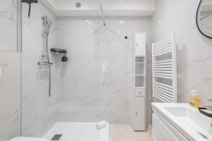 LE CENTER avec joli balcon et parking pour un plaisant séjour