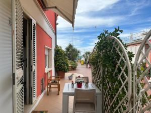 Golden Luxe - Beach House Gelsomino