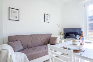 JOIVY Sublime Flat with Balcony