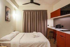 Mooeve Psyri Studios