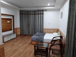 Mathan View Homestay - 3min Drive to Kullu-Manali Airport