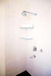 Divine India Service Apartment 3Bhk,J-171 Near Max Hospital, Saket