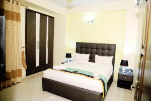 Divine India Service Apartment 3Bhk,J-171 Near Max Hospital, Saket