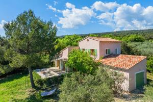 Maisons de vacances Villa sur 1 hectare 15 Personnes GORDES & ROUSSILLON : photos des chambres