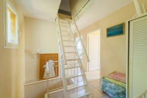 Maisons de vacances Villa sur 1 hectare 15 Personnes GORDES & ROUSSILLON : photos des chambres