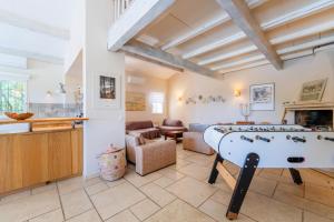 Maisons de vacances Villa sur 1 hectare 15 Personnes GORDES & ROUSSILLON : photos des chambres