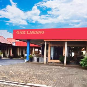 Oak Lawang